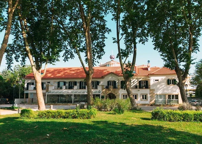 Estalagem Santa Iria & מלון